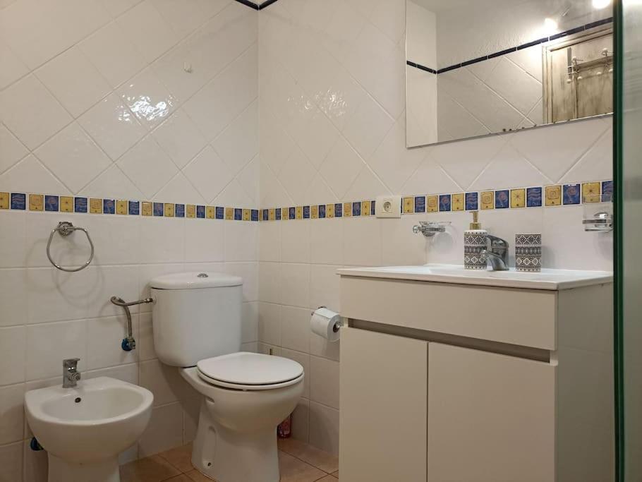 Apartamento Diamantes Home, Cristianos, Heated Pool & Aircon *