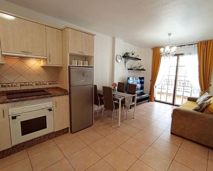 Diamantes Home, Cristianos, Heated Pool & Aircon * Arona (Tenerife)