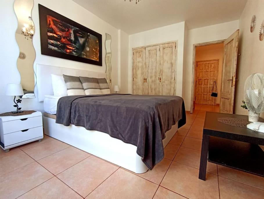 Diamantes Home, Cristianos, Heated Pool & Aircon