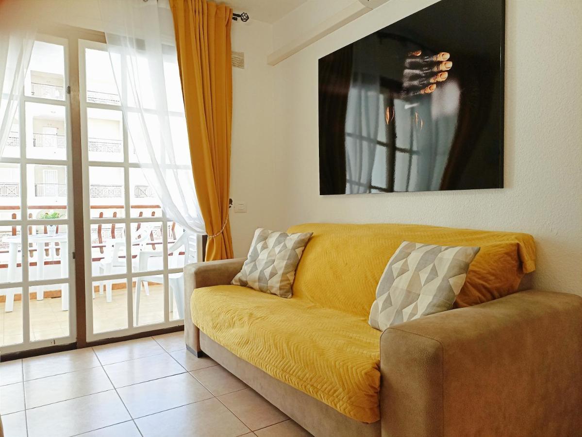Diamantes Home, Cristianos, Heated Pool & Aircon Apartment *