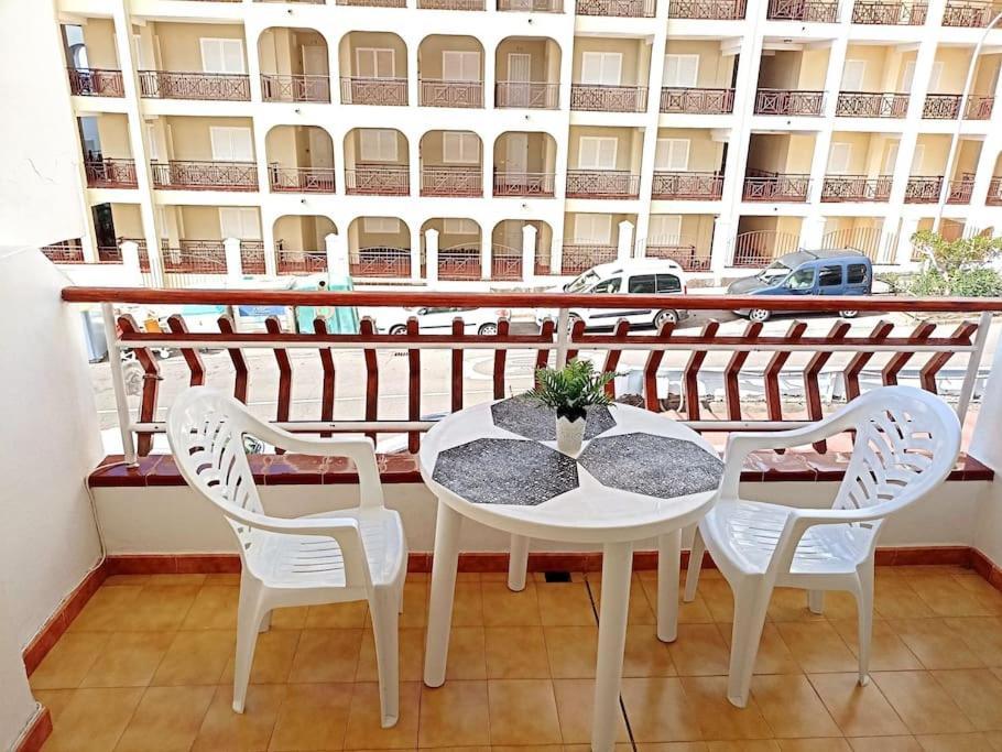 Diamantes Home, Cristianos, Heated Pool & Aircon Apartment
